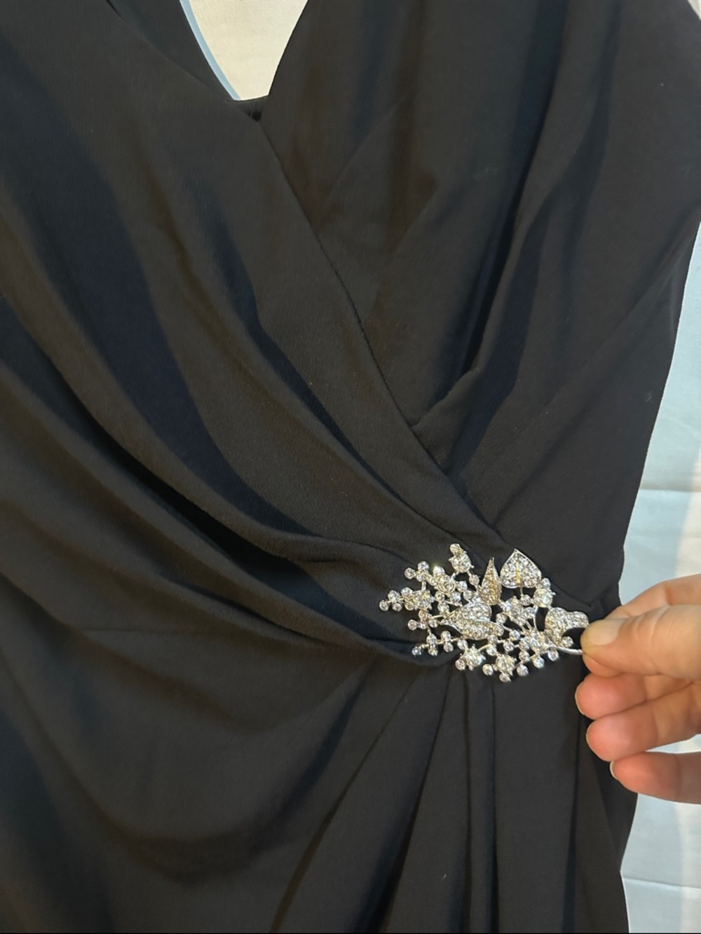 David’s Bridal Black Sleeveless V-Neck Gown with Decorative Brooch - Picture 2 of 5